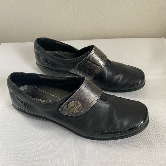 Romina Black leather comfort shoes 11.5 slip on with Velcro adjustable strap.‎ - Picture 3 of 10